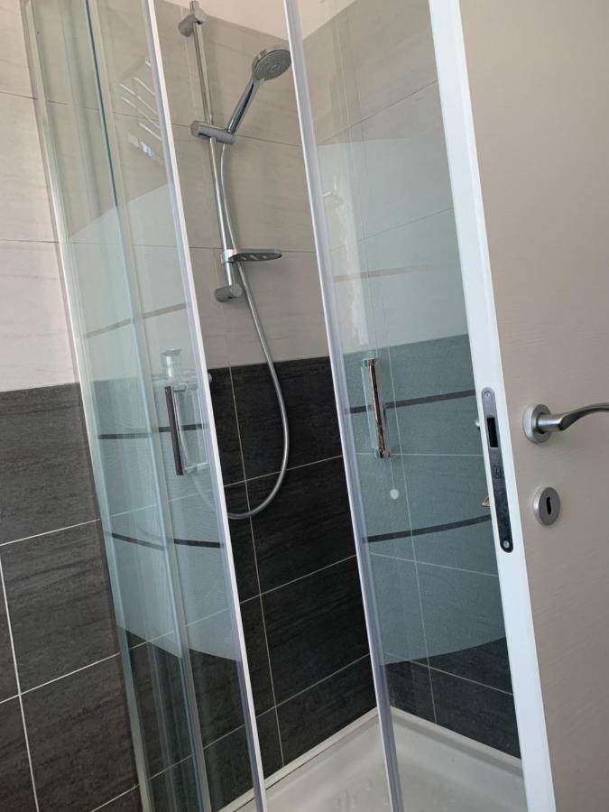 Апартаменти Peschieraview Flat X4 Песк'єра-дель-Гарда Екстер'єр фото